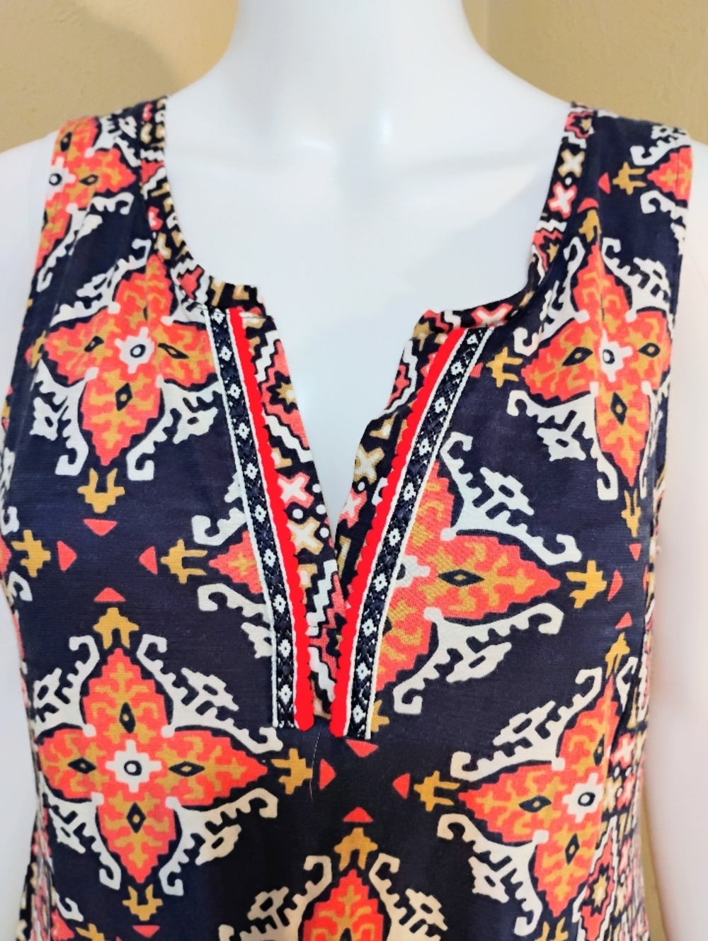 Akemi + Kin Galapa Tank Top - Picture 2 of 6